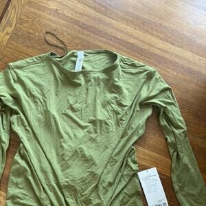 Lululemon green long sleeve top
